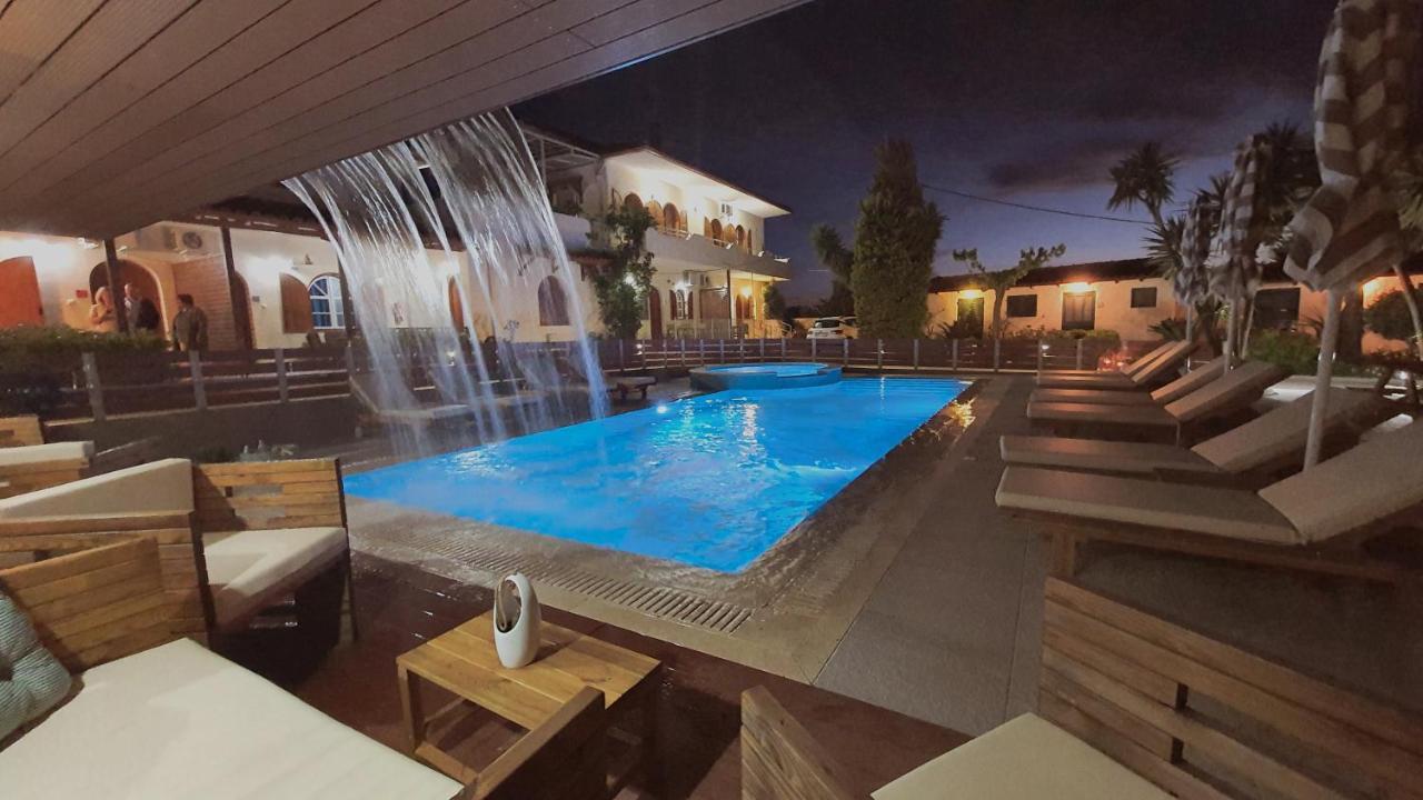 Athina Apartments Stoúpa Exterior foto