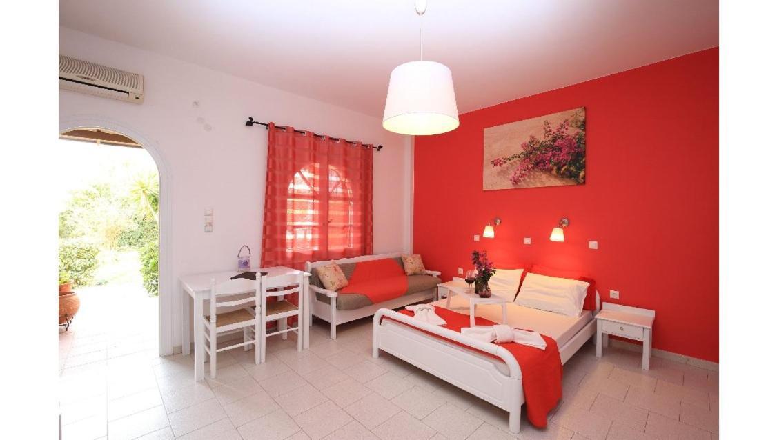 Athina Apartments Stoúpa Exterior foto
